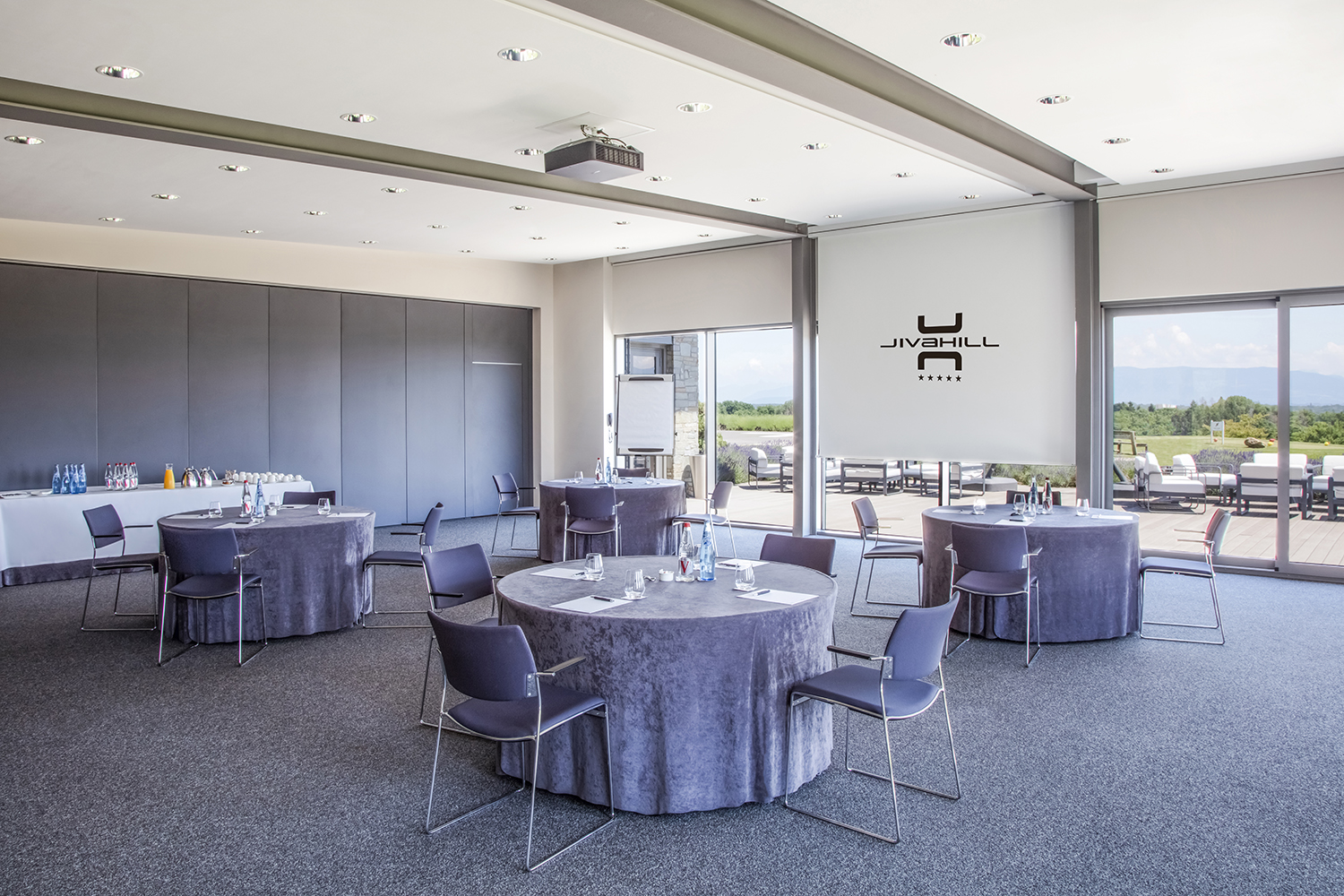 Salle de réunion haut de gamme à louer proche Genève